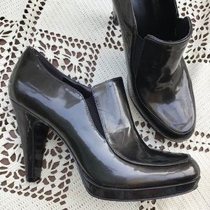 BANDOLINO plenty pewter bootie heels 7 (K2)